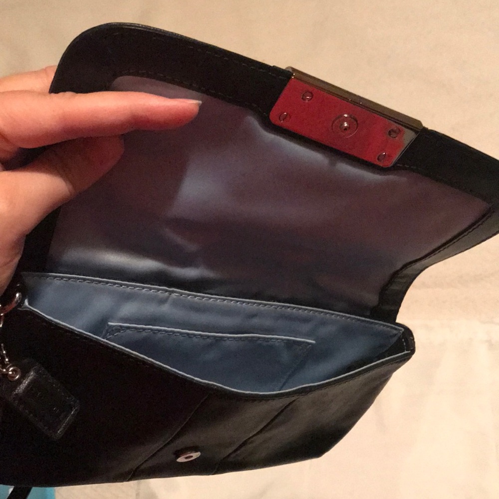 Large Coach leather wristlet - Picture 3 of 4